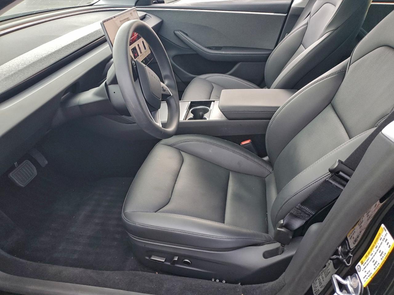 2025 Tesla Model 3 - Image 7