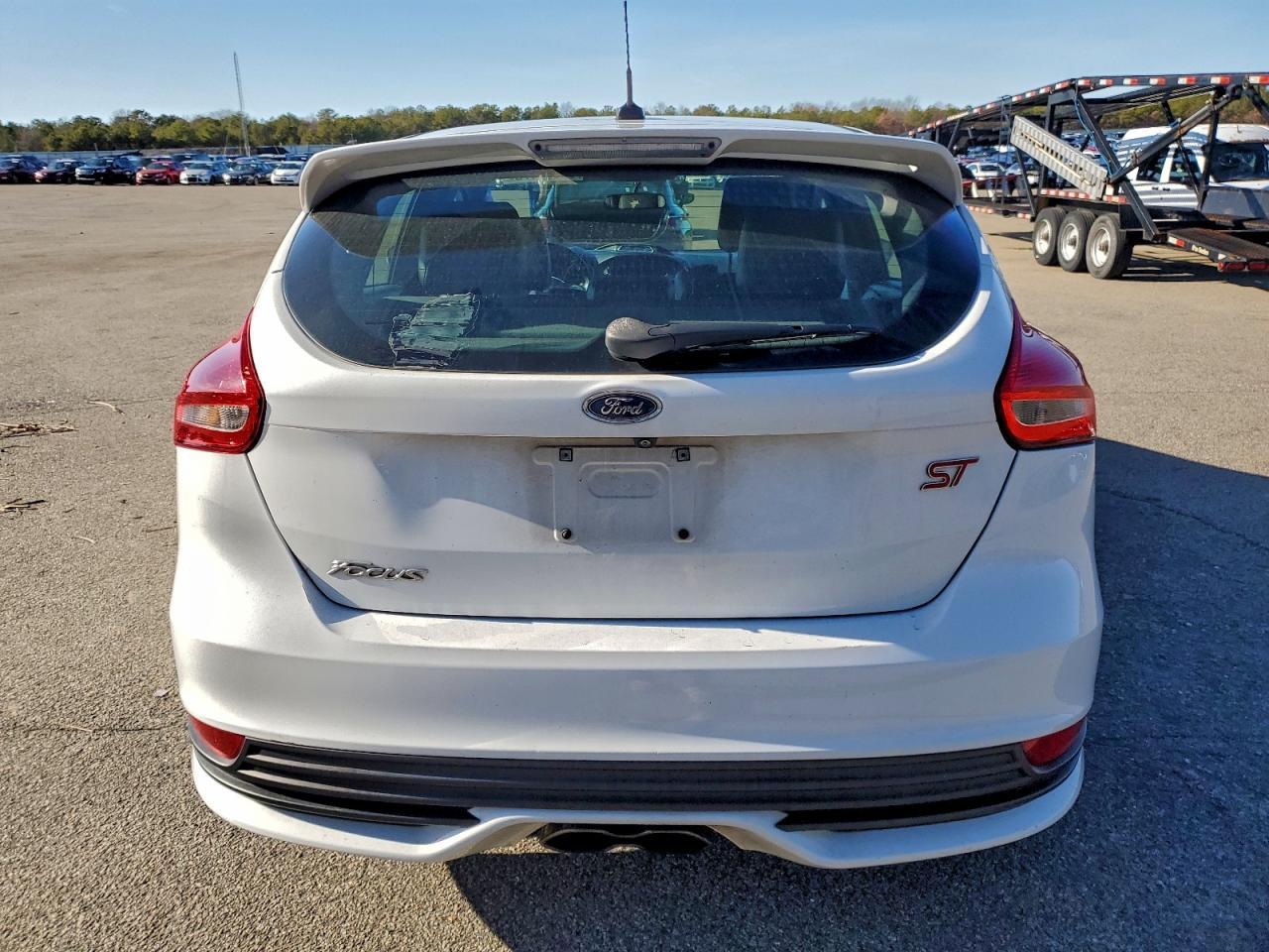2018 Ford Focus St - Image 6