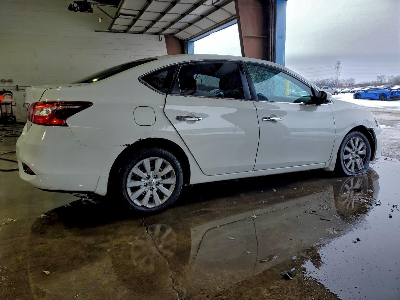 2017 Nissan Sentra S - Фото 3