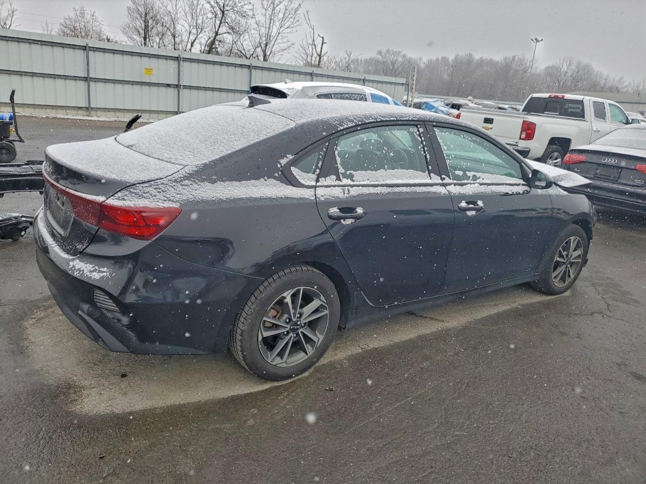 2023 Kia Forte Lx - Фото 3
