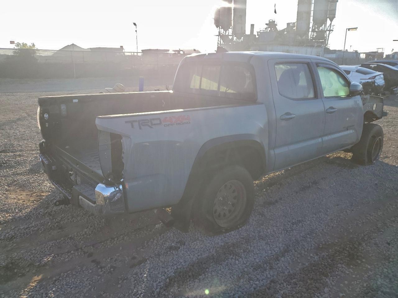 2023 Toyota Tacoma Double Cab - Фото 3