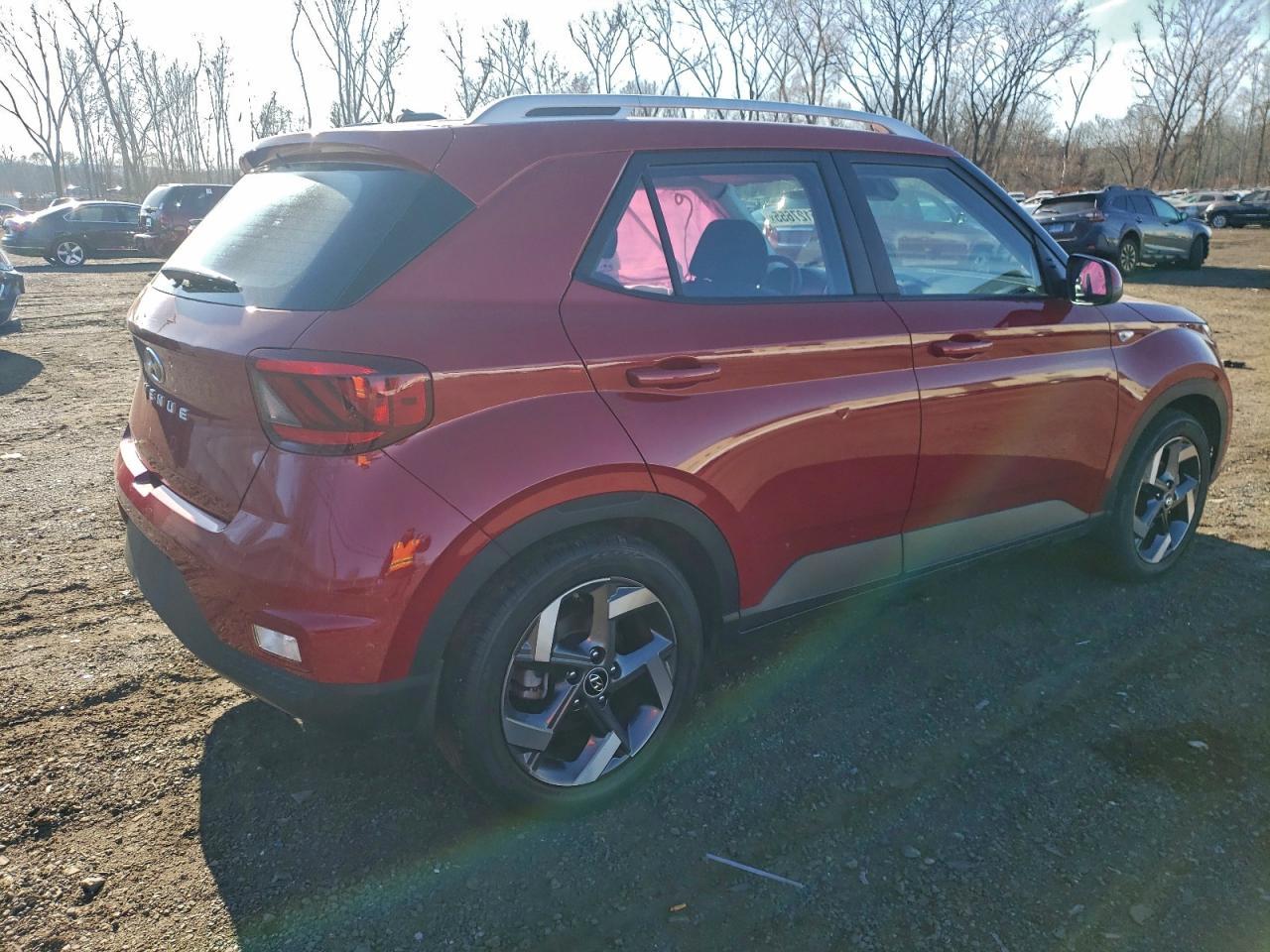 2023 Hyundai Venue Sel - Image 3