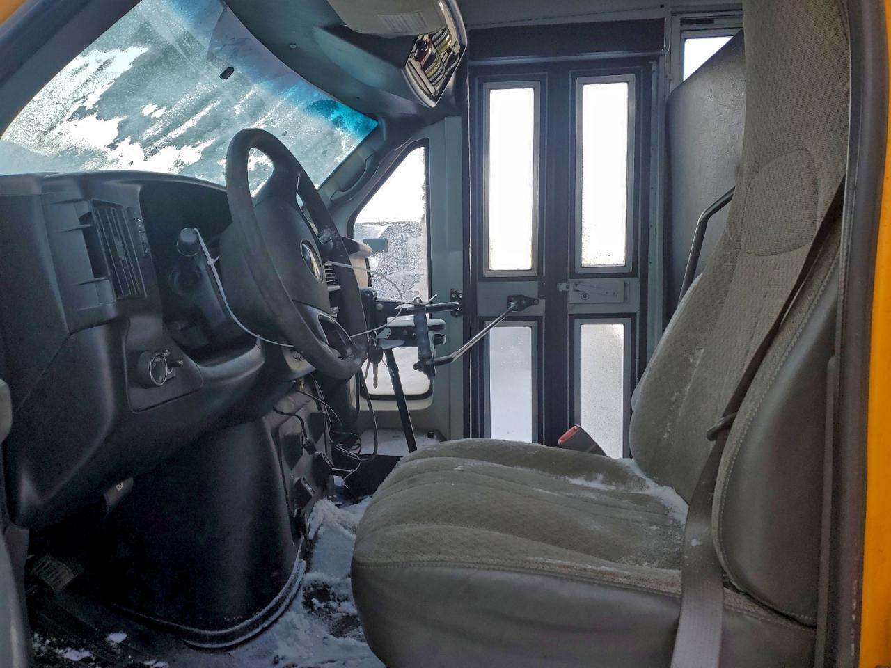 2010 Chevrolet Express Cu - Фото 7