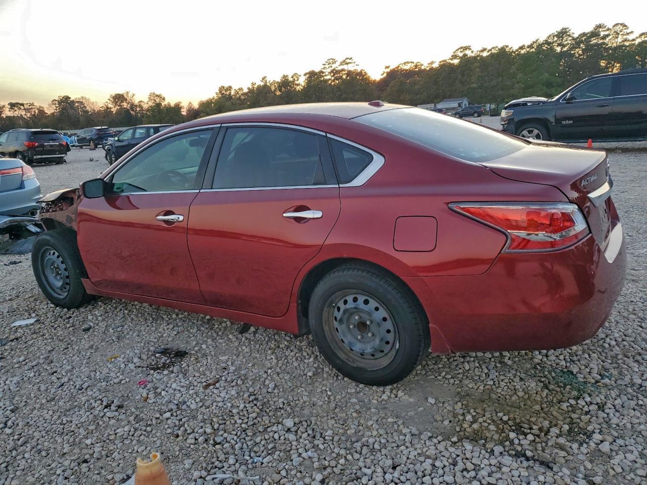 2015 Nissan Altima 2.5 - Фото 2
