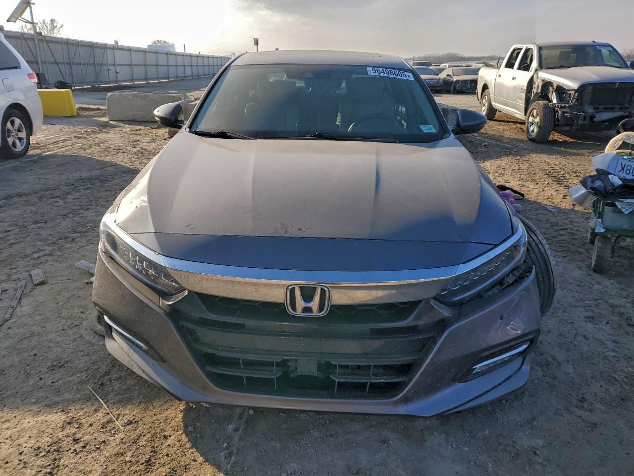 2018 Honda Accord Touring Hybrid - Фото 5