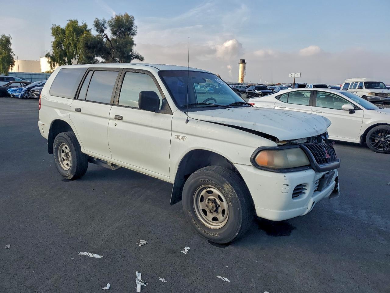 2000 Mitsubishi Montero Sport Es - Фото 4