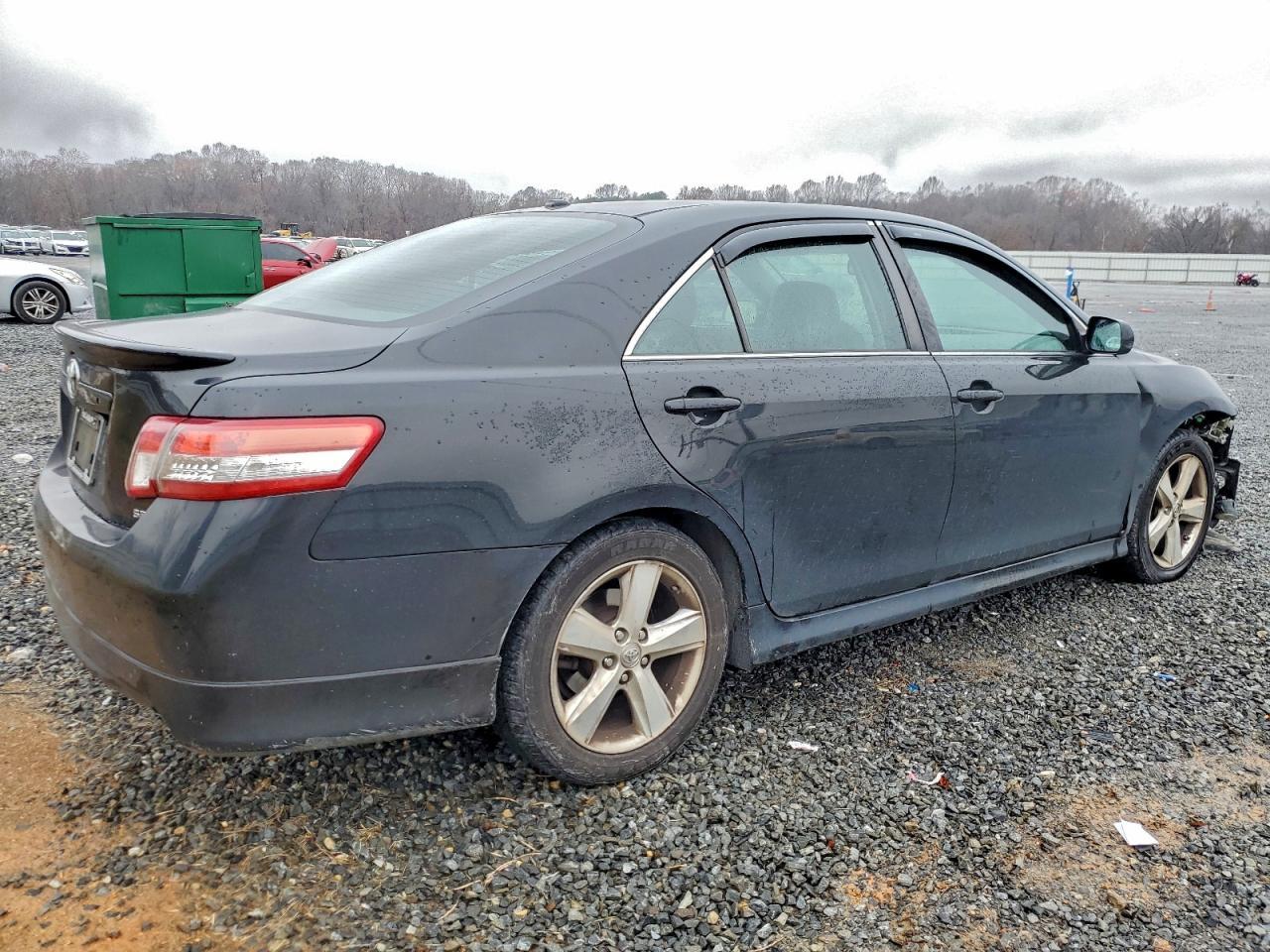 2010 Toyota Camry Se - Image 3