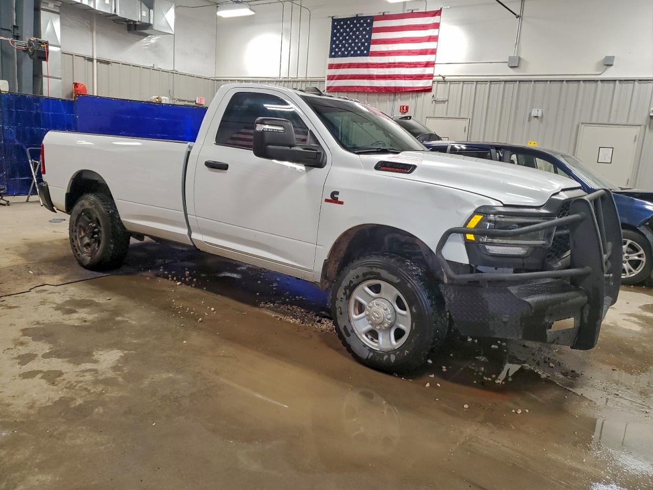 2023 Ram 3500Tradesman Reg 6 - Фото 4