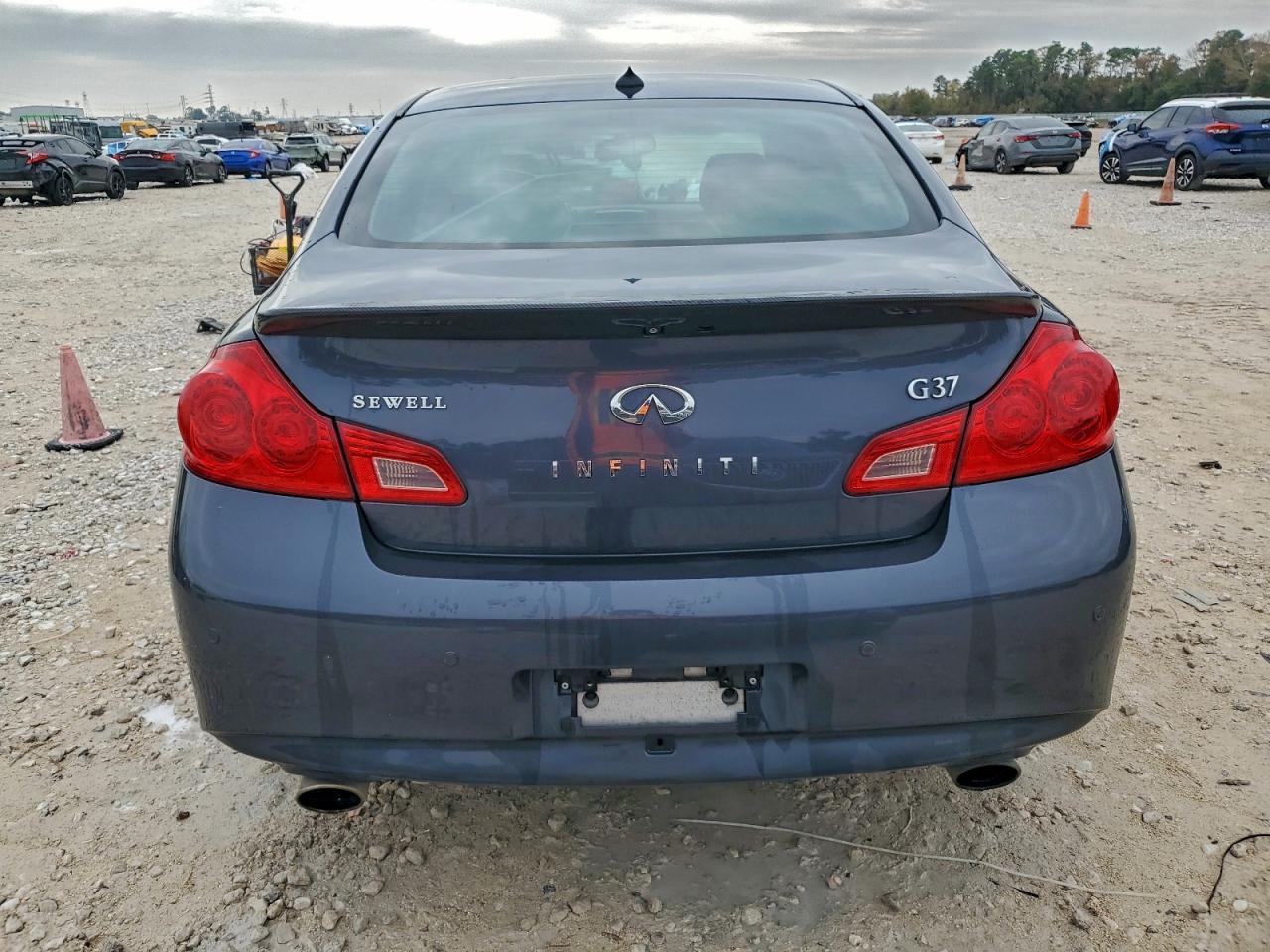 2011 Infiniti G37 Base - Фото 6