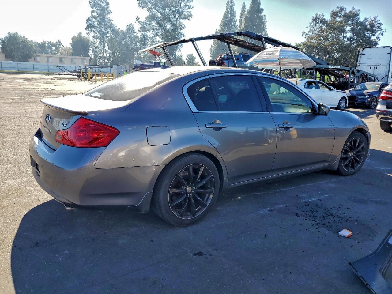 2012 Infiniti G37 Base - Image 3