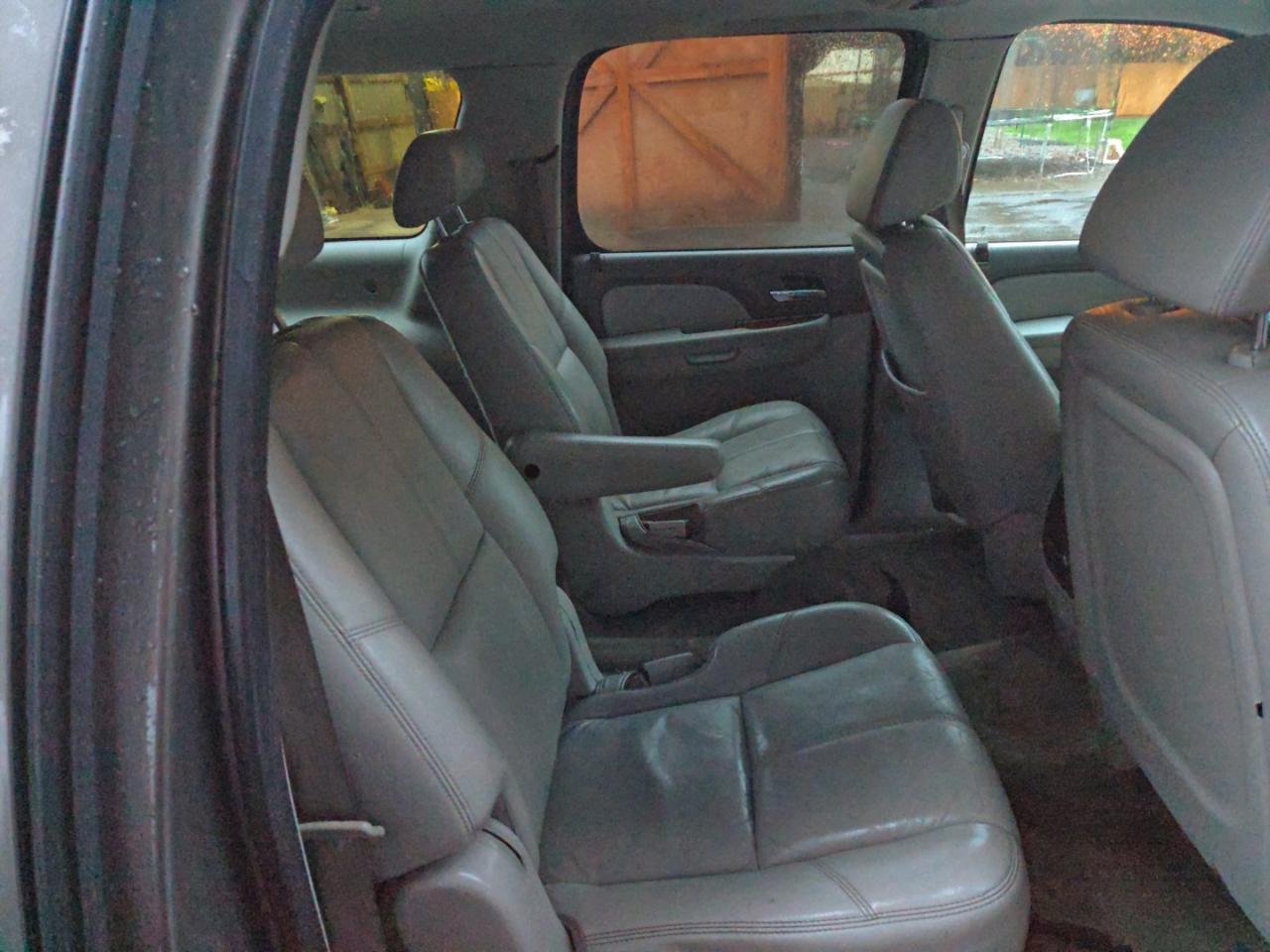 2007 Chevrolet Suburban K1500 - Image 6
