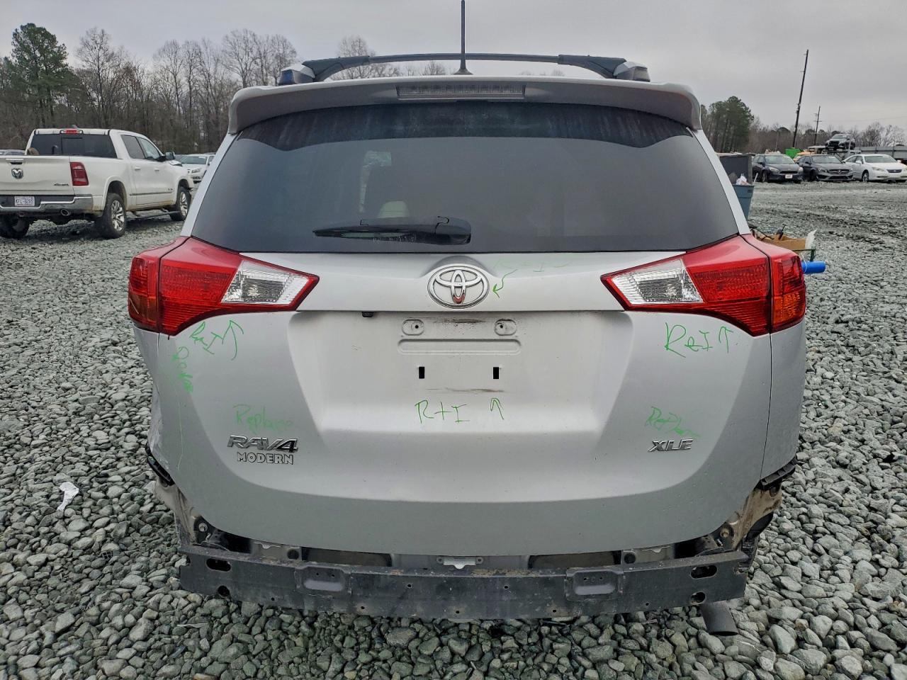 2015 Toyota Rav4 Xle - Image 6