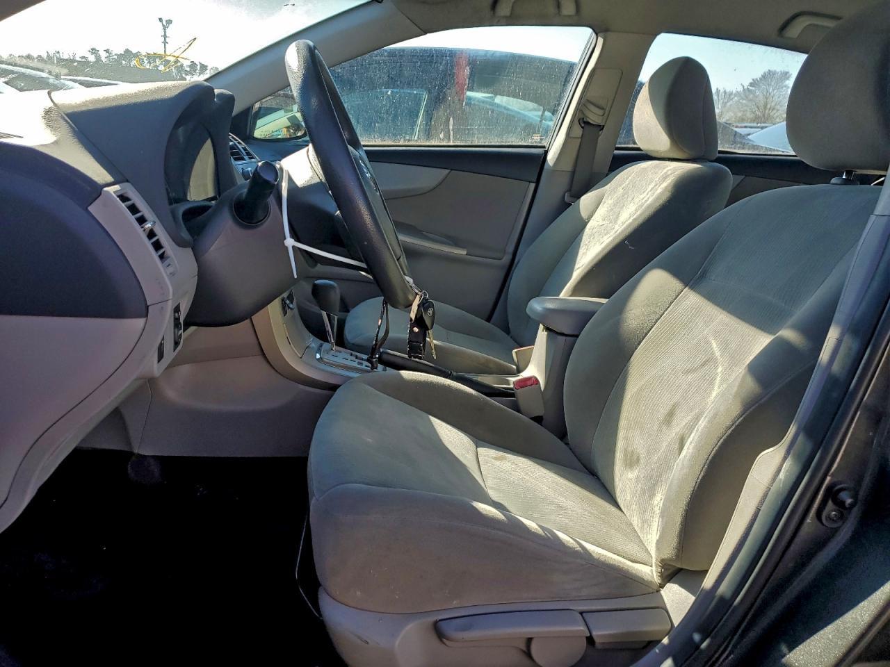 2011 Toyota Corolla Base - Фото 7