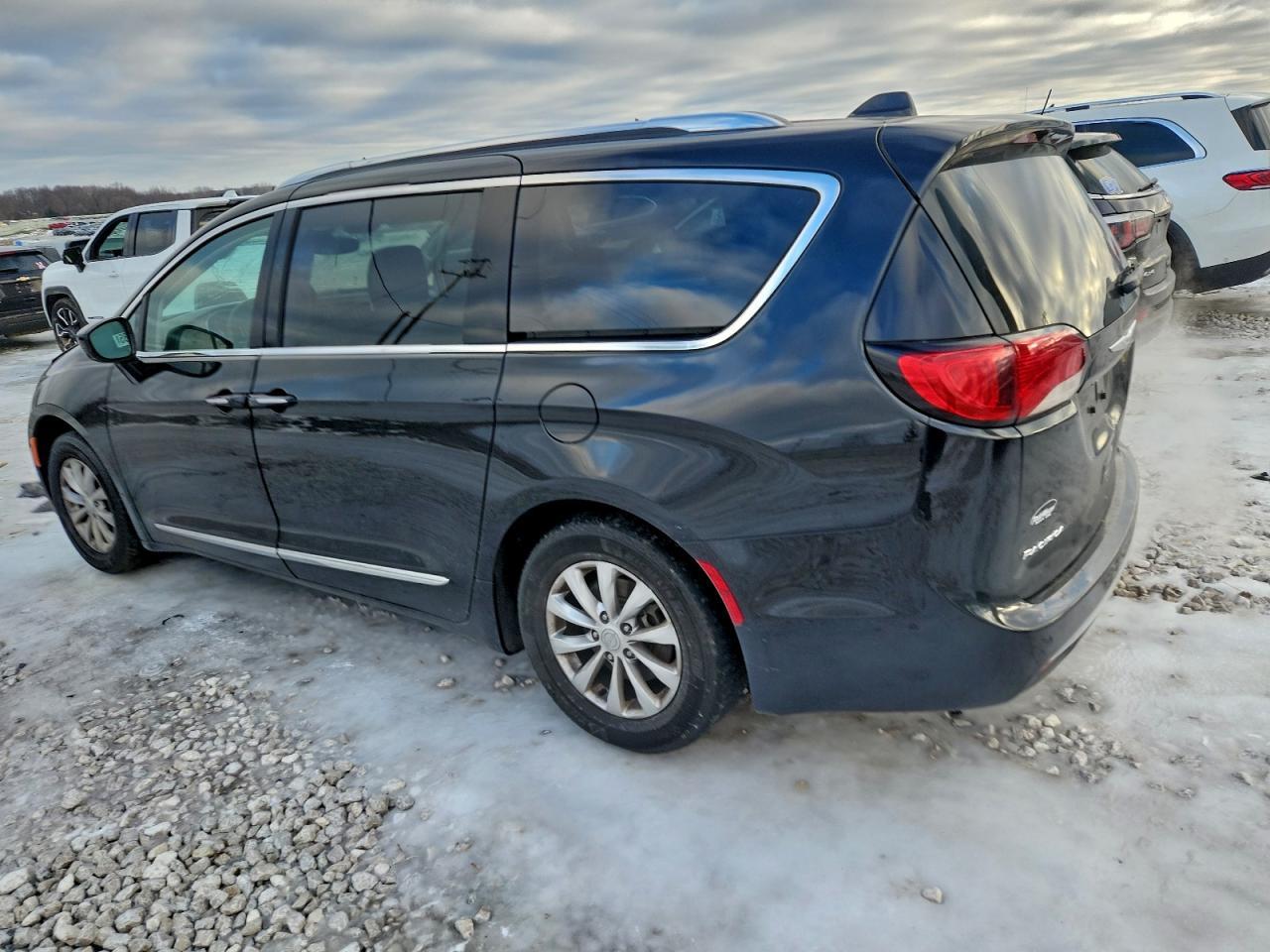 2018 Chrysler Pacifica Touring L Plus - Image 2