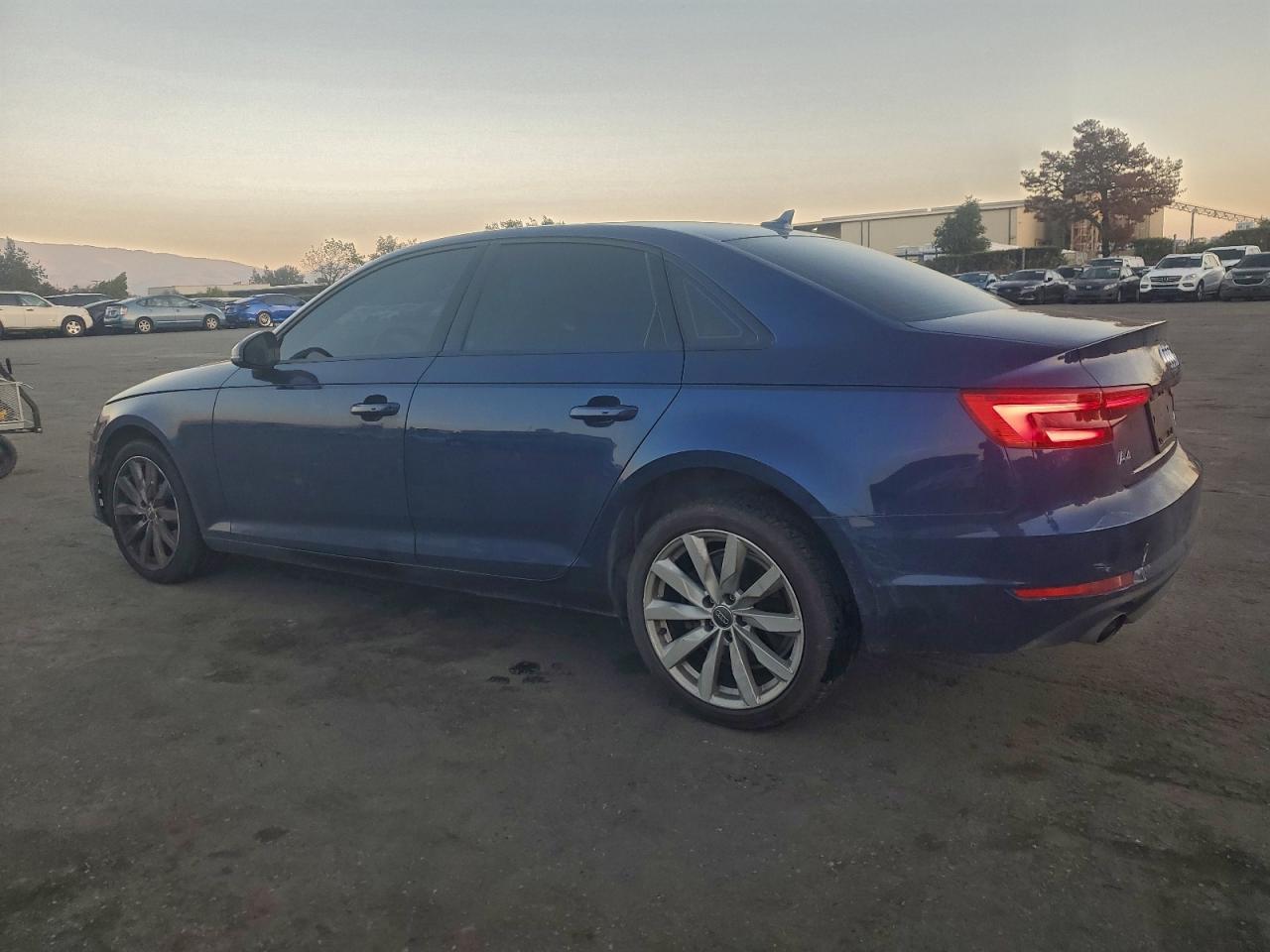 2017 Audi A4 Ultra Premium - Фото 2