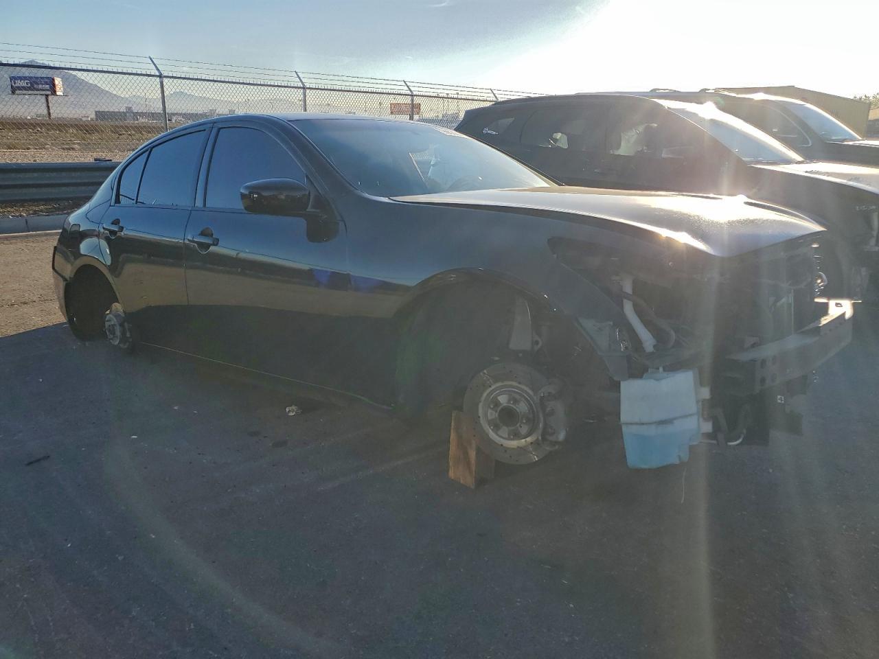 2011 Infiniti G37 Base - Фото 4