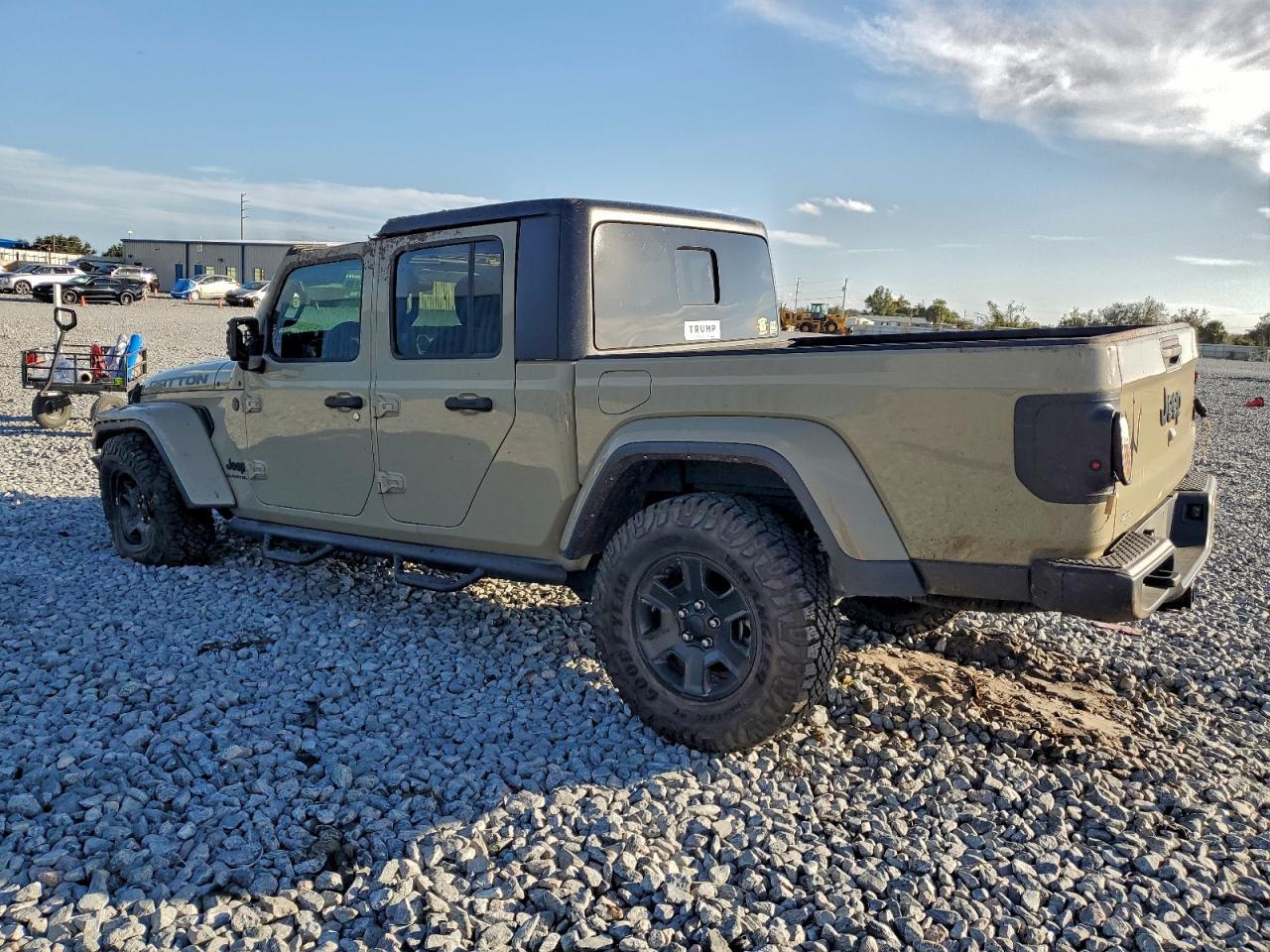 2022 Jeep Gladiator Sport - Image 2