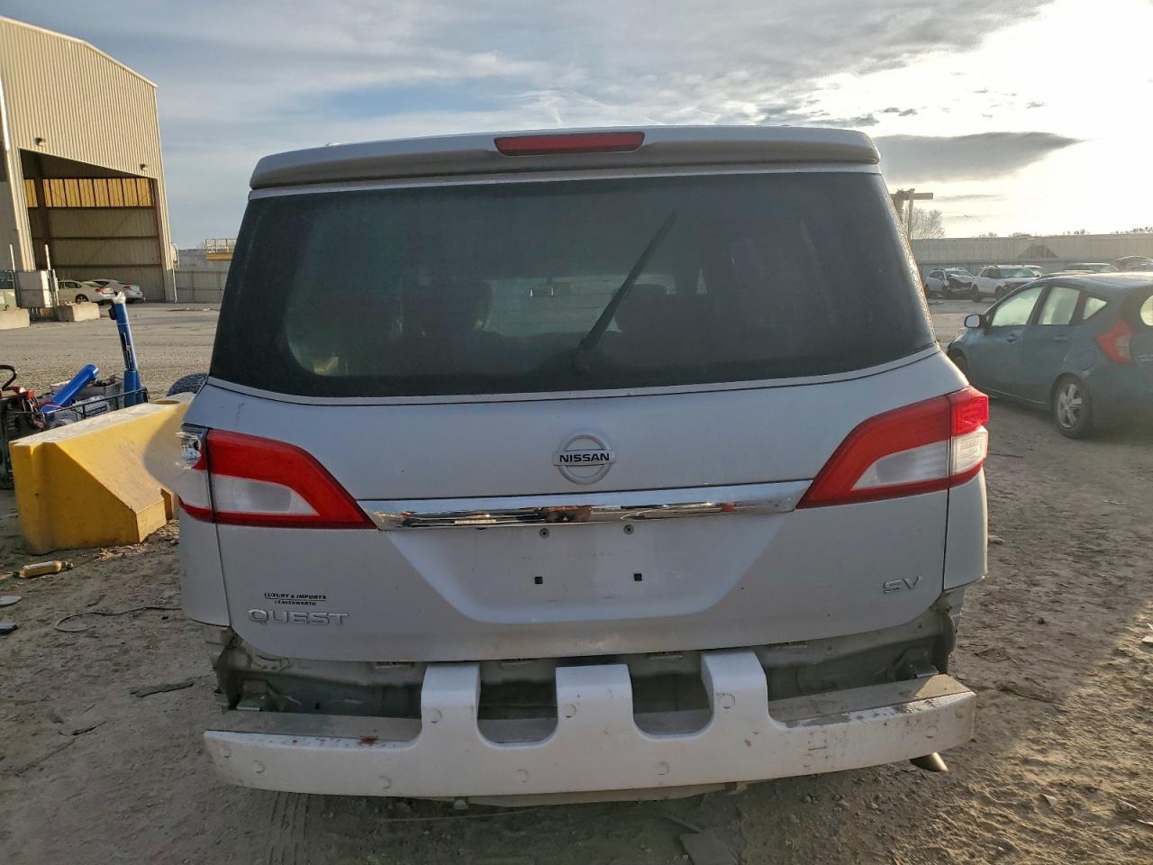 2016 Nissan Quest S - Фото 6