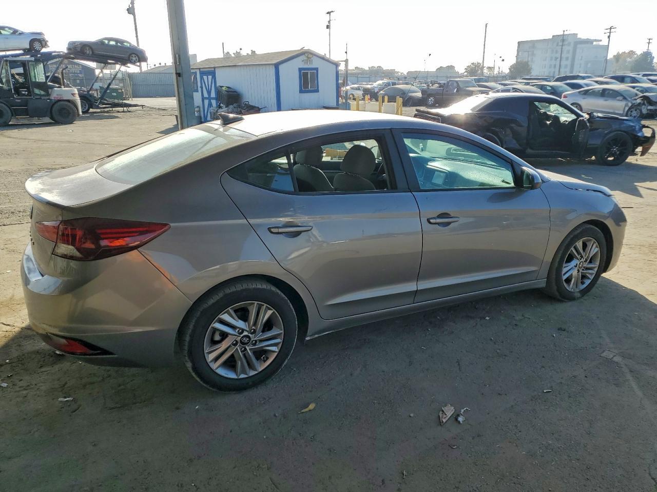 2020 Hyundai Elantra Sel - Фото 3