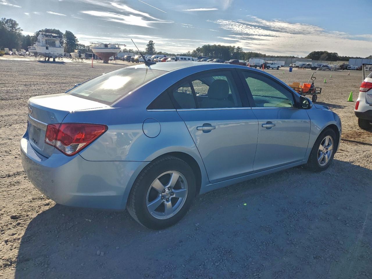 2011 Chevrolet Cruze Lt - Image 3