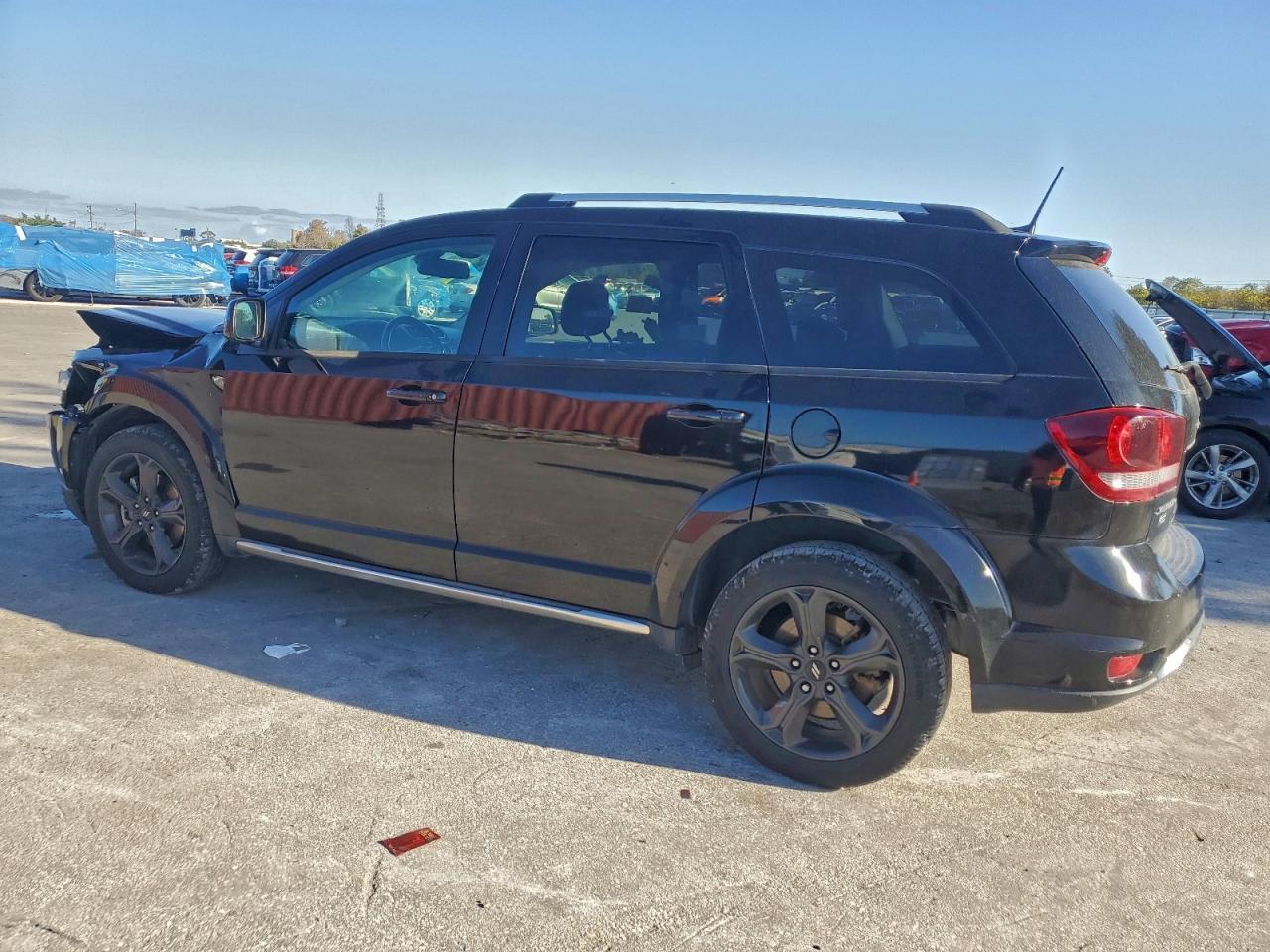 2020 Dodge Journey Crossroad - Image 2