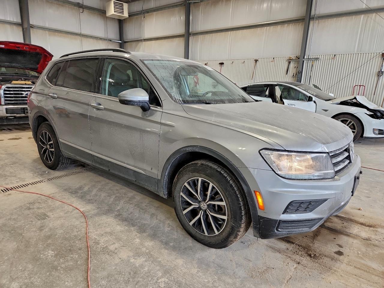 2021 Volkswagen Tiguan Se - Фото 4