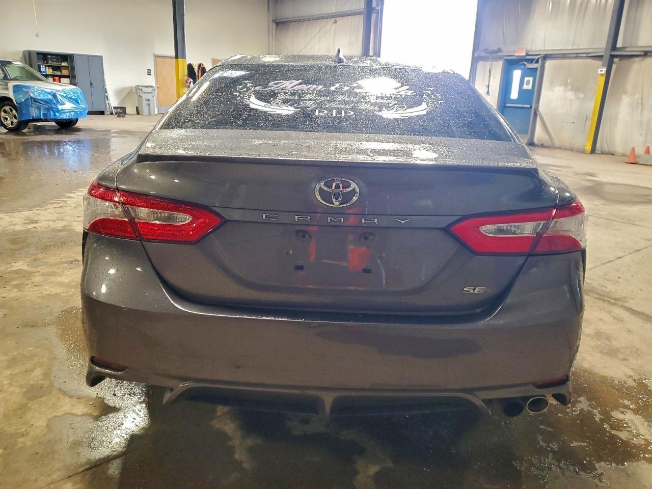 2020 Toyota Camry Se - Фото 6