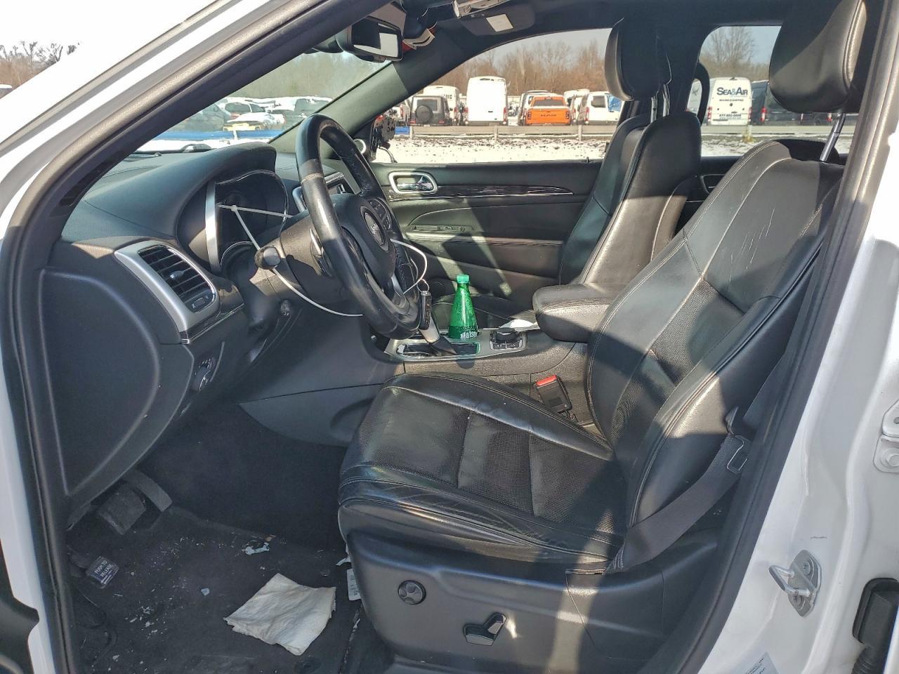 2016 Jeep Grand Cherokee Overland - Image 7