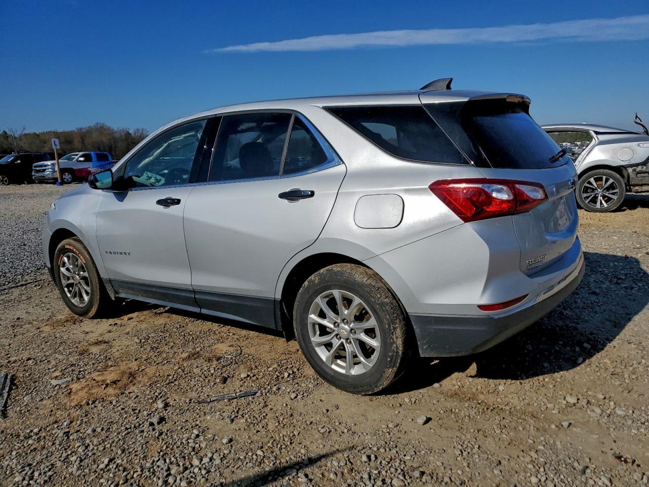 2020 Chevrolet Equinox Lt - Image 2