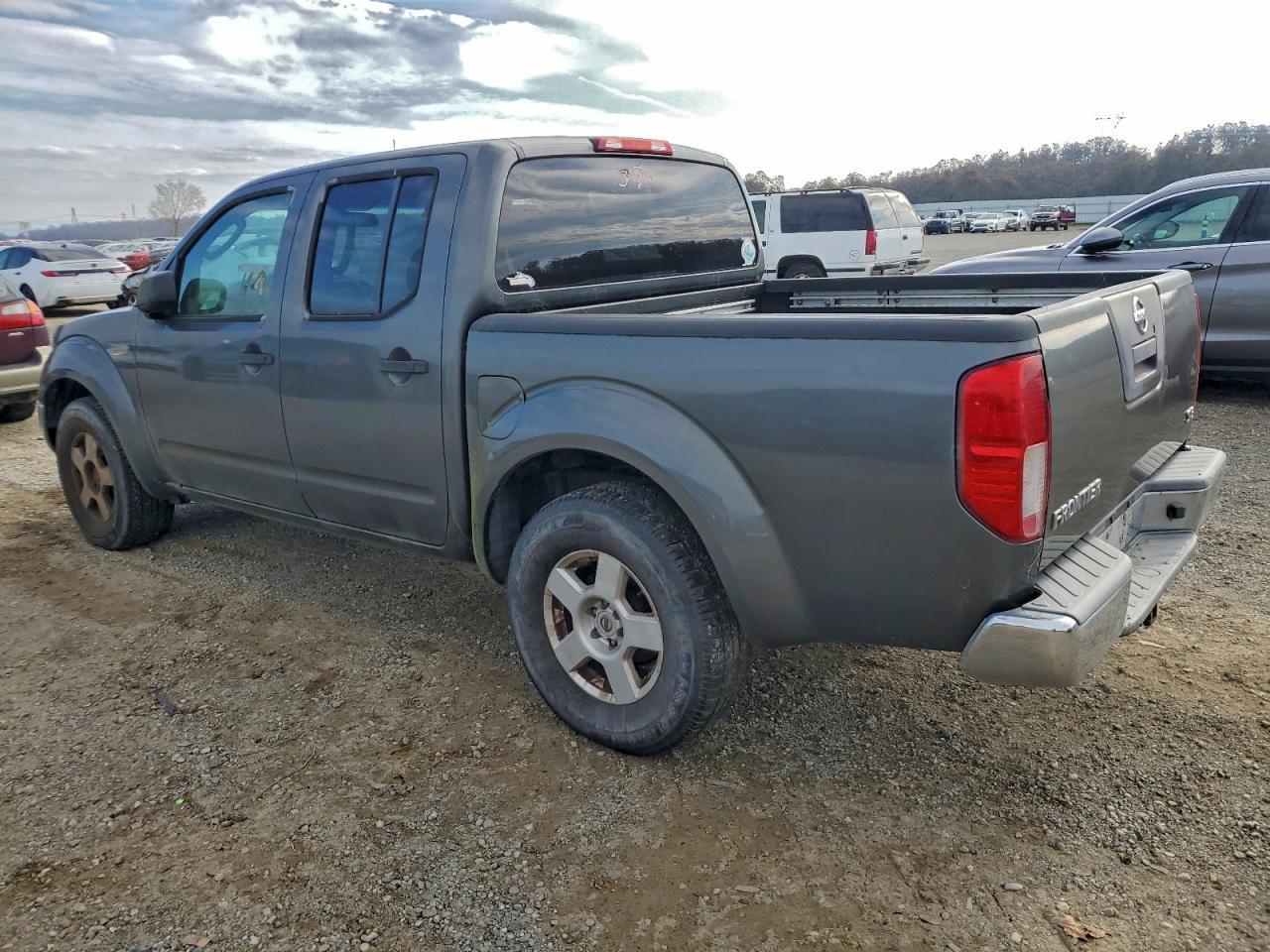 2006 Nissan Frontier Crew Cab Le - Image 2