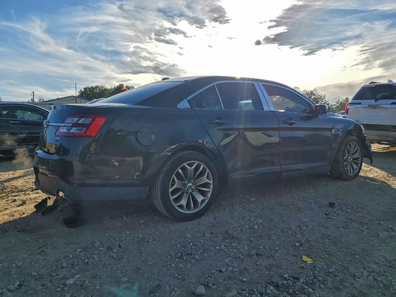 2015 Ford Taurus Sel - Фото 3