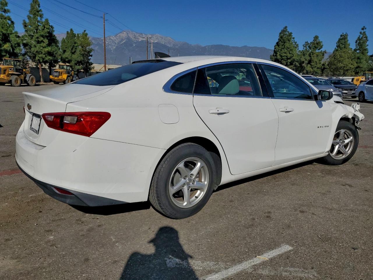 2018 Chevrolet Malibu Ls - Фото 3