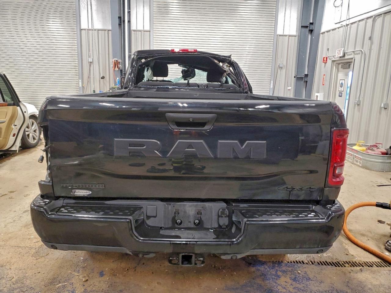 2025 Ram 3500 Big Horn - Фото 6