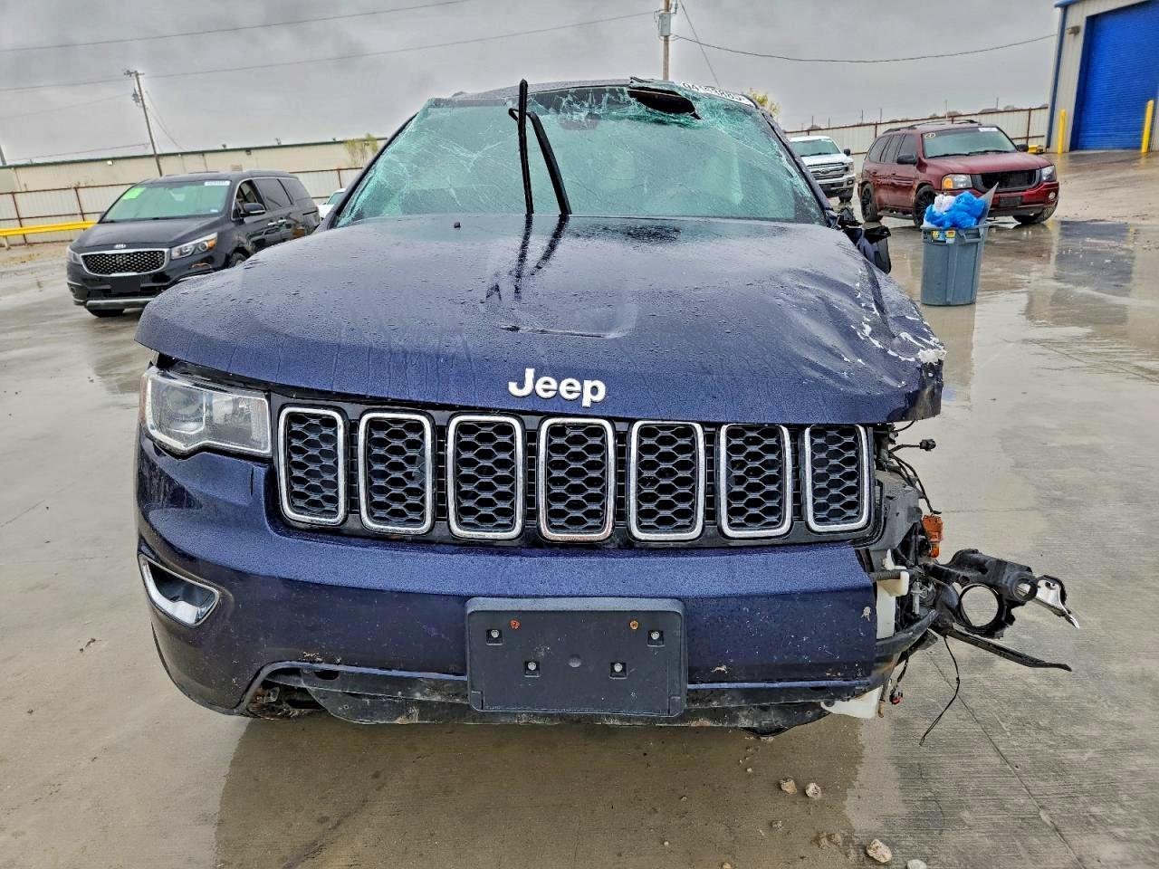 2017 Jeep Grand Cherokee Laredo - Image 5
