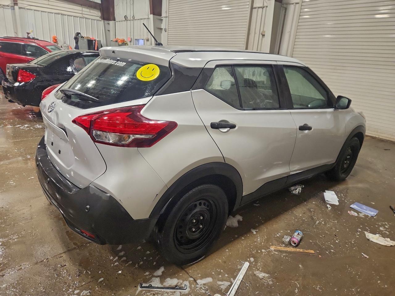 2020 Nissan Kicks S - Фото 3