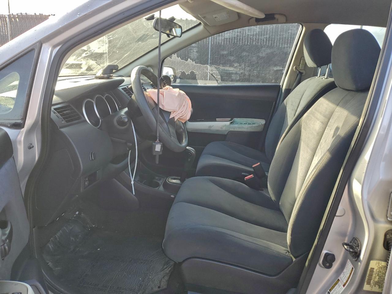 2011 Nissan Versa S - Image 7