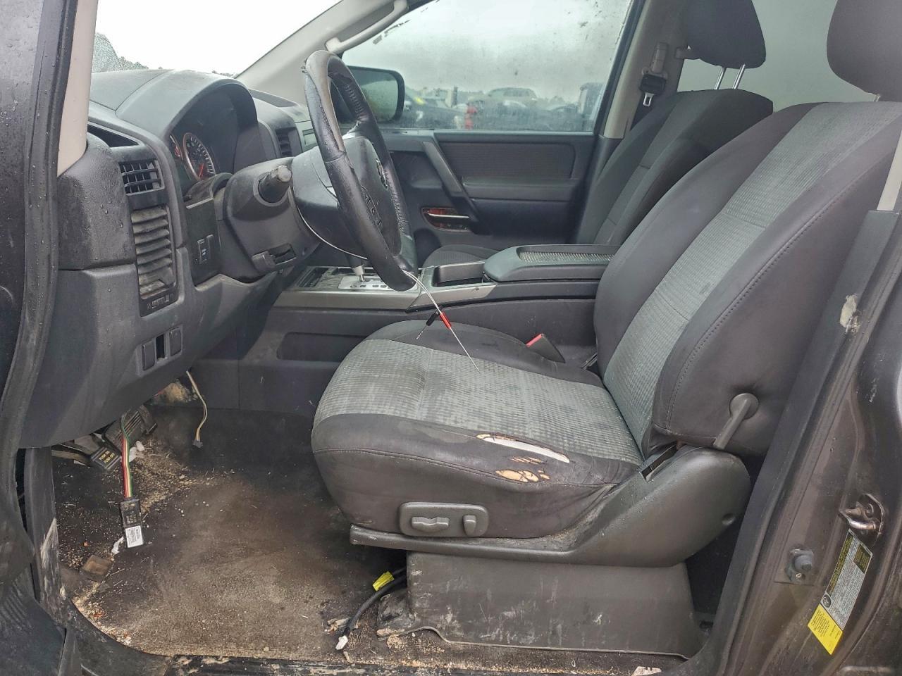 2011 Nissan Titan S - Фото 7