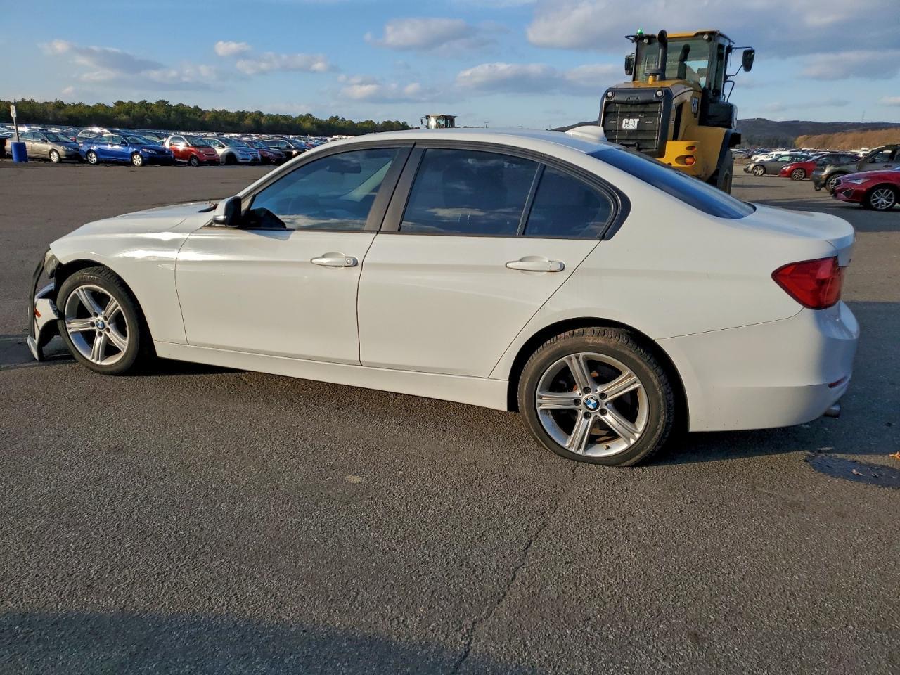 2015 BMW 320 I xDrive - Фото 2