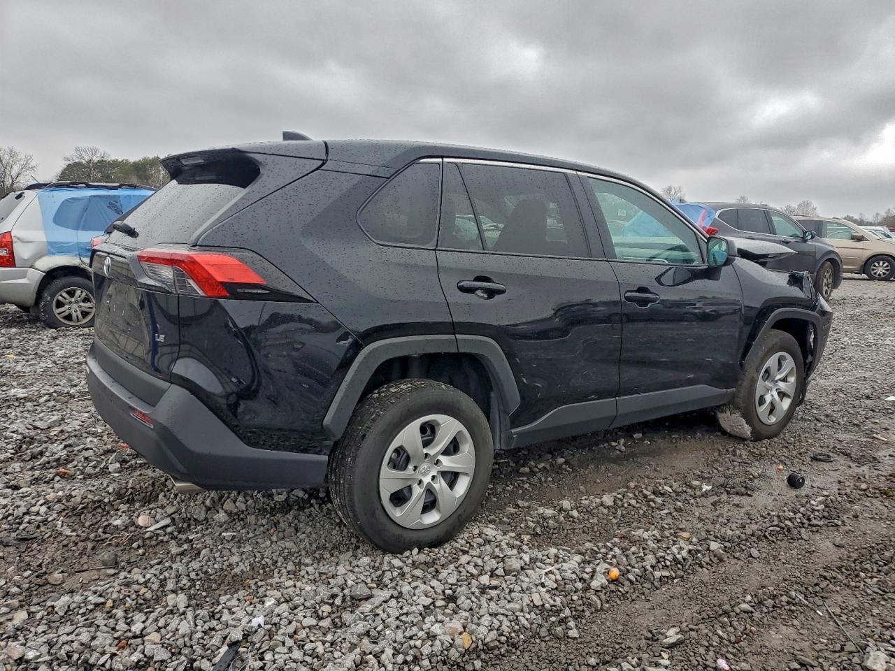 2024 Toyota Rav4 Le - Image 3