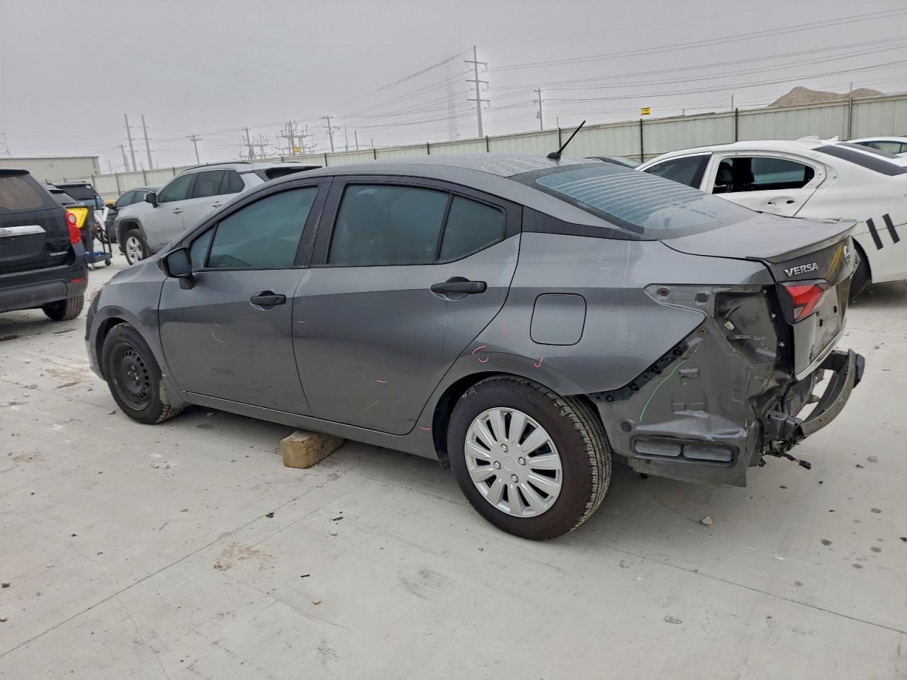 2020 Nissan Versa S - Фото 2