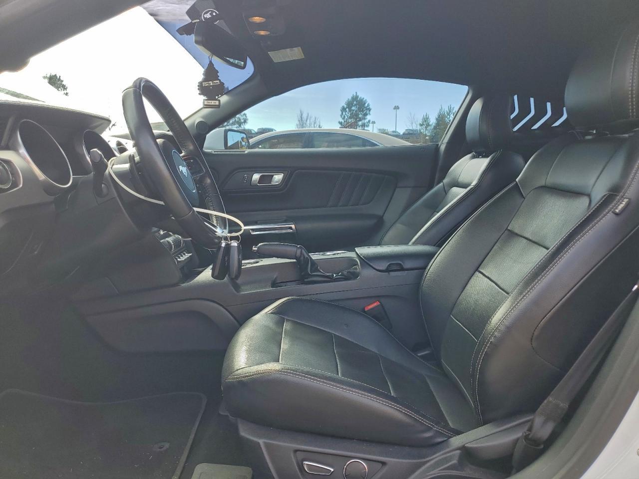 2019 Ford Mustang - Image 7