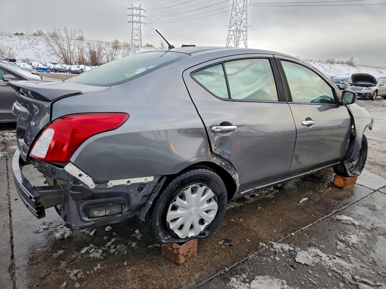 2017 Nissan Versa S - Image 3