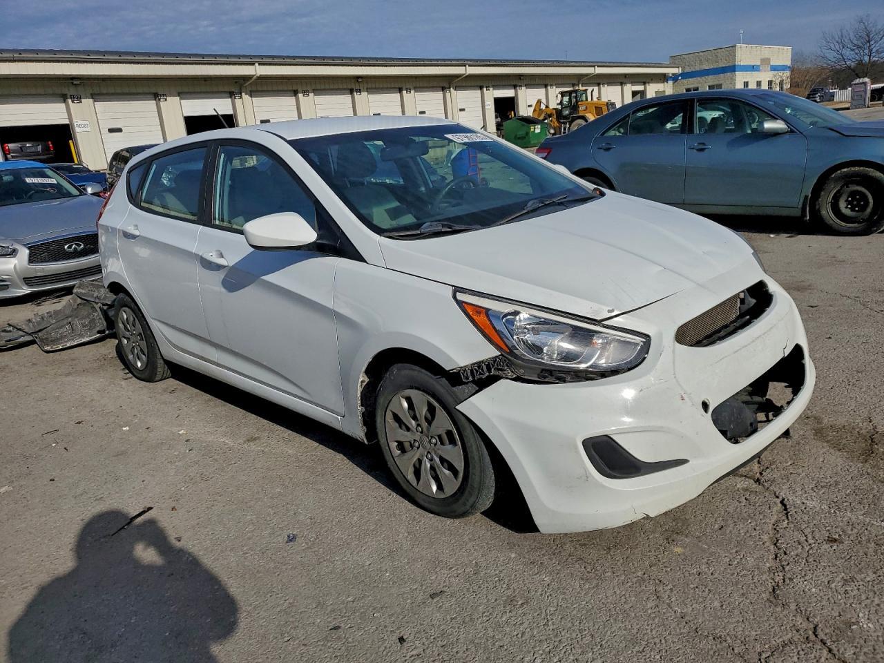 2017 Hyundai Accent Se - Фото 4
