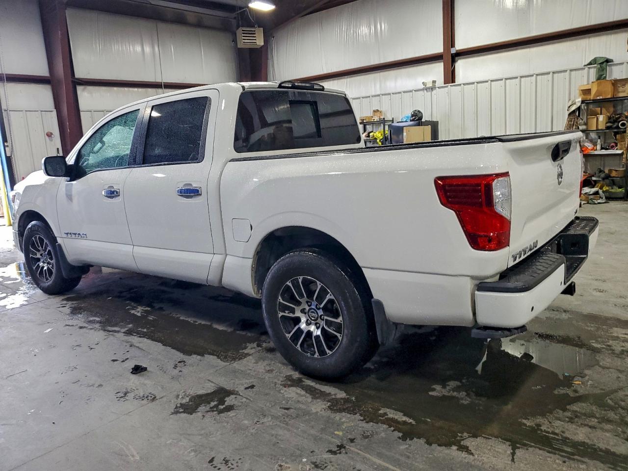 2021 Nissan Titan Sv - Фото 2