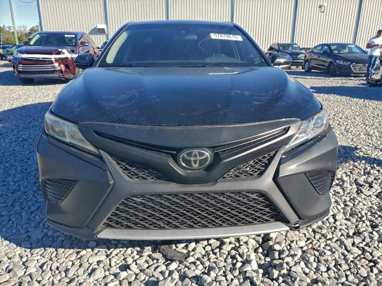 2020 Toyota Camry Se - Фото 5
