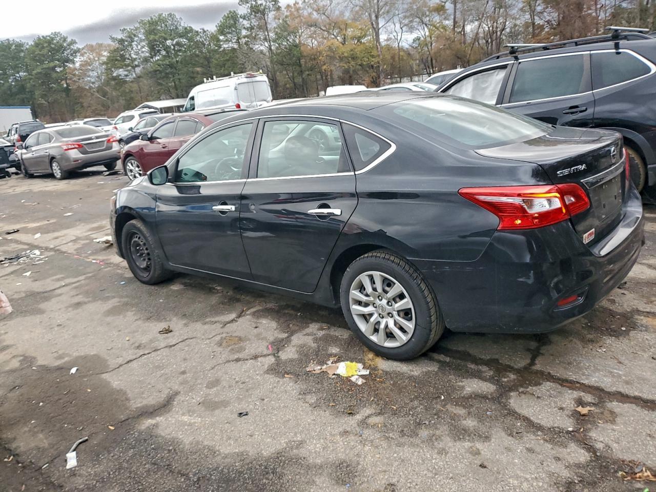 2018 Nissan Sentra S - Фото 2