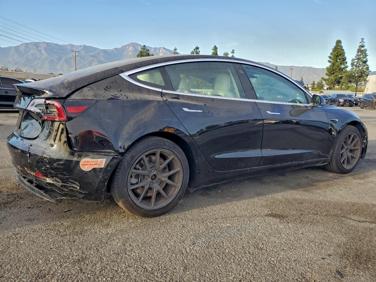 2019 Tesla Model 3 - Фото 3