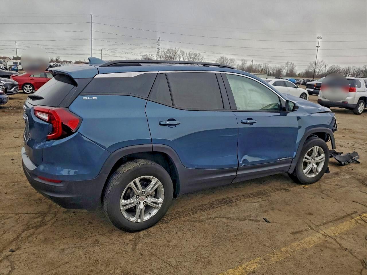 2024 GMC Terrain Sle - Image 3