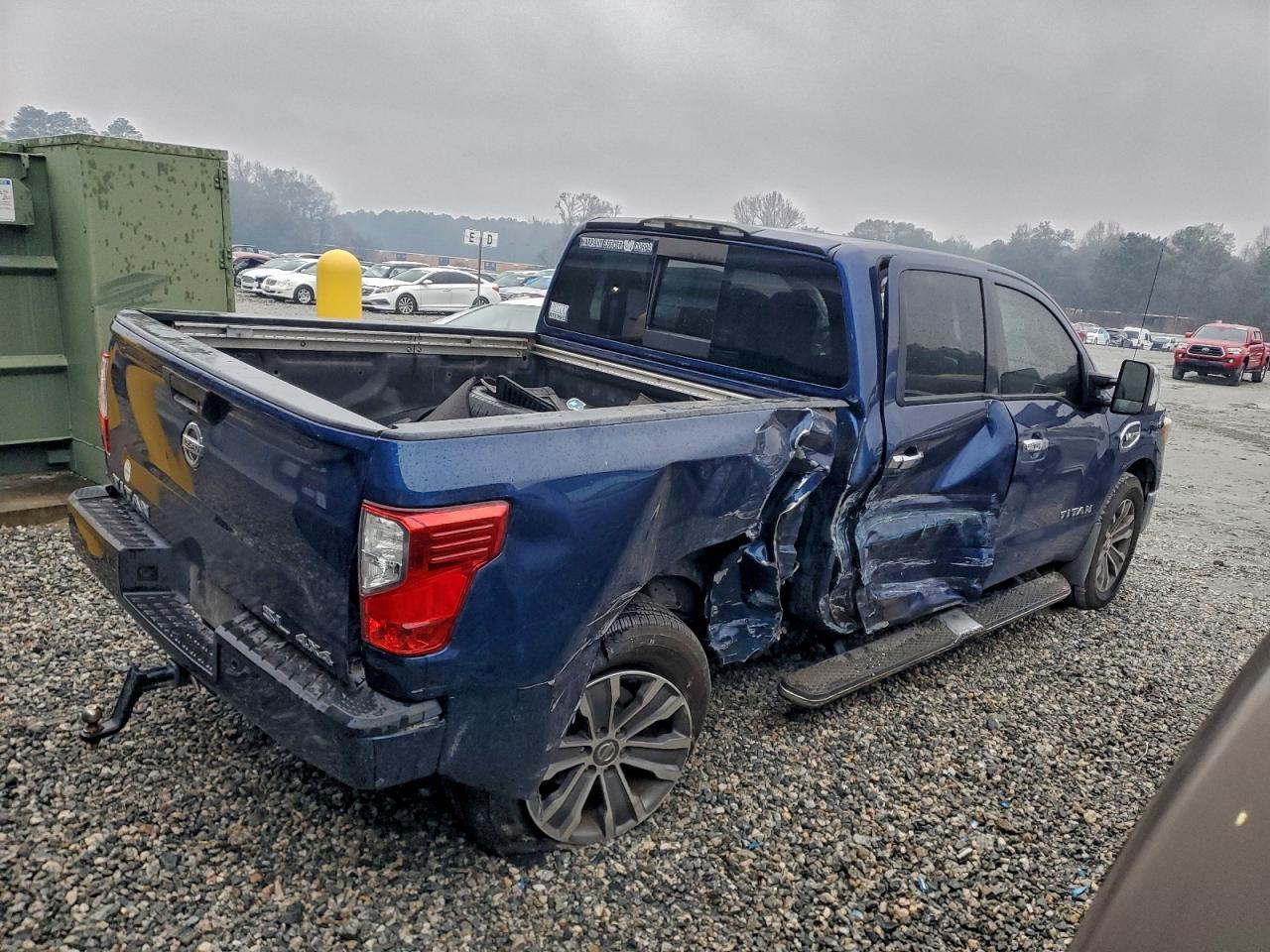 2017 Nissan Titan Sv - Image 3