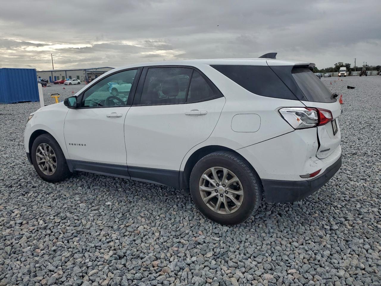 2019 Chevrolet Equinox Ls - Фото 2